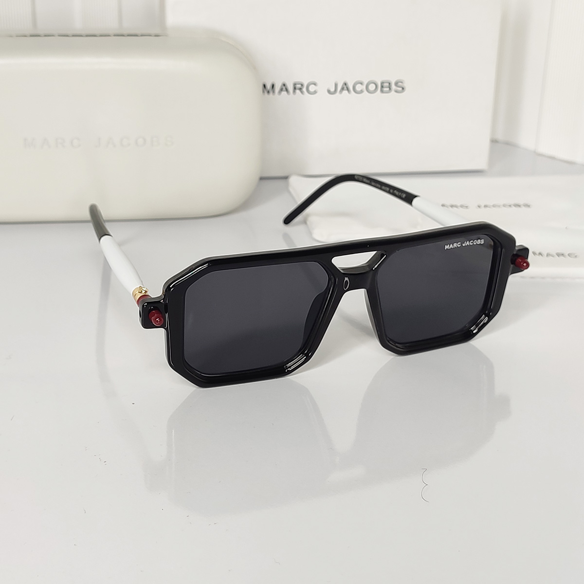 عینک زنانه مارک جیکوبز Mark jacobs ضد اشعه Uv400 چند ضلعی کد 82723